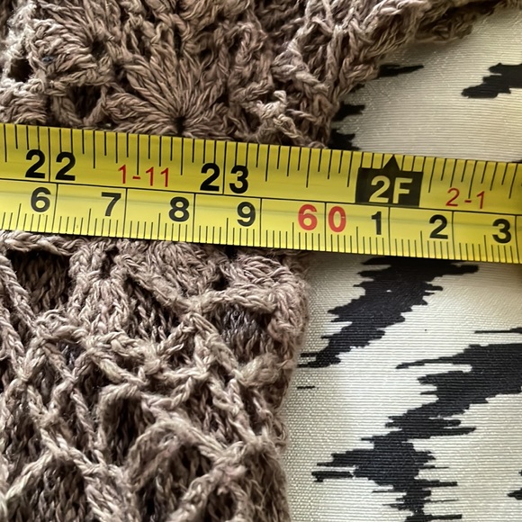 Beautiful Crocheted Look Women’s Sweater/Cardigan - Picture 15 of 15